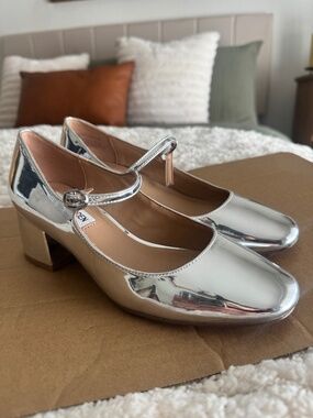 Steve Madden Modern Mary Jane Block-Heel Pump – Metallic Silver, Size 6